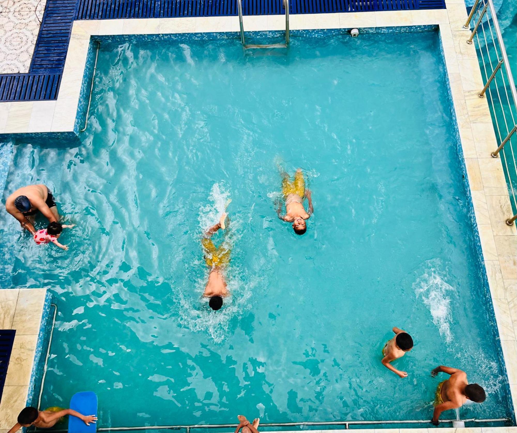 Hotel Waterland Aiju Esterno foto
