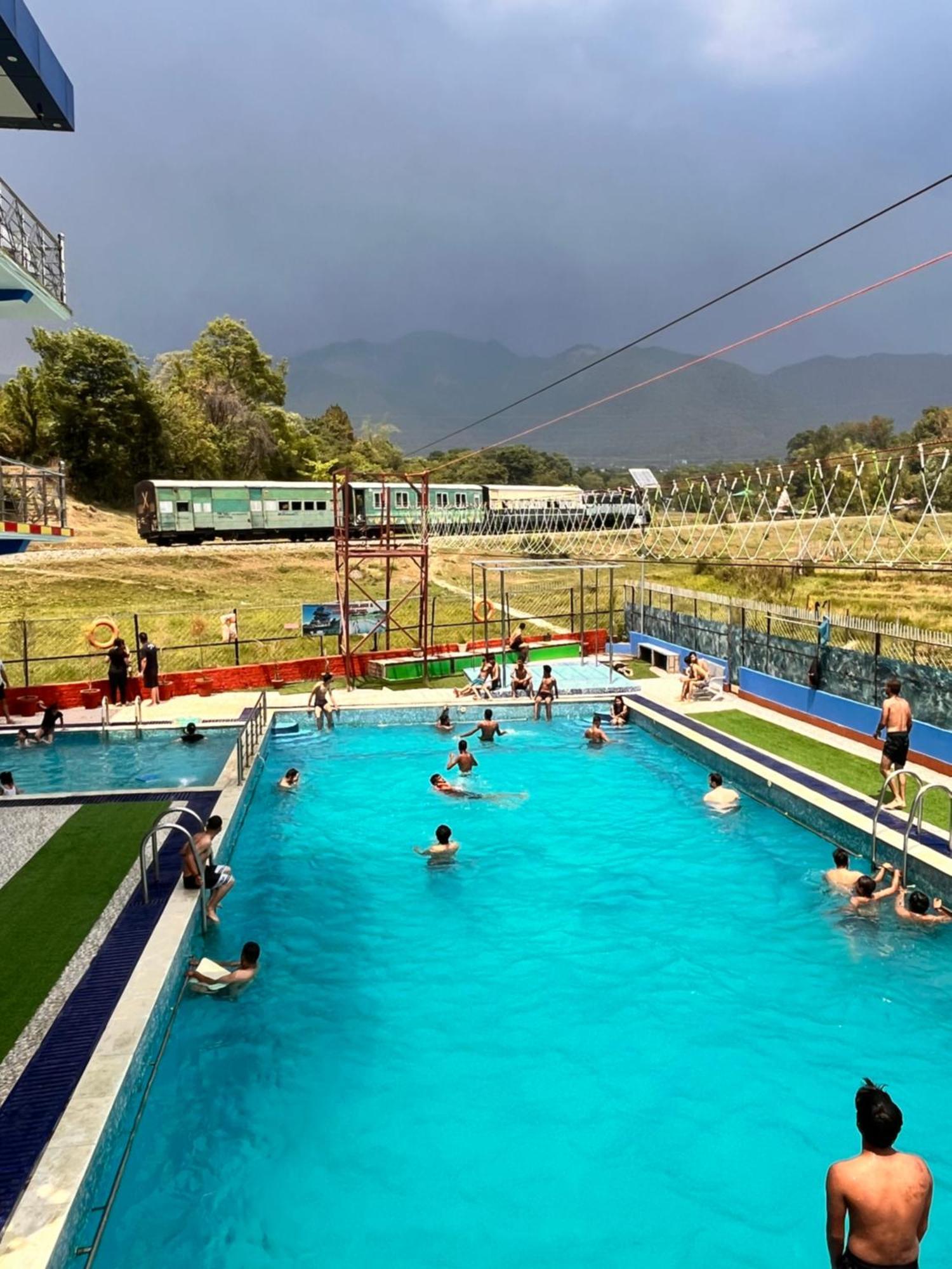 Hotel Waterland Aiju Esterno foto